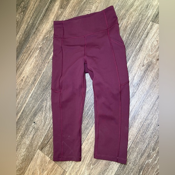 Lululemon Cropped Burgundy Maroon Leggings Size 4 - Picture 1 of 5